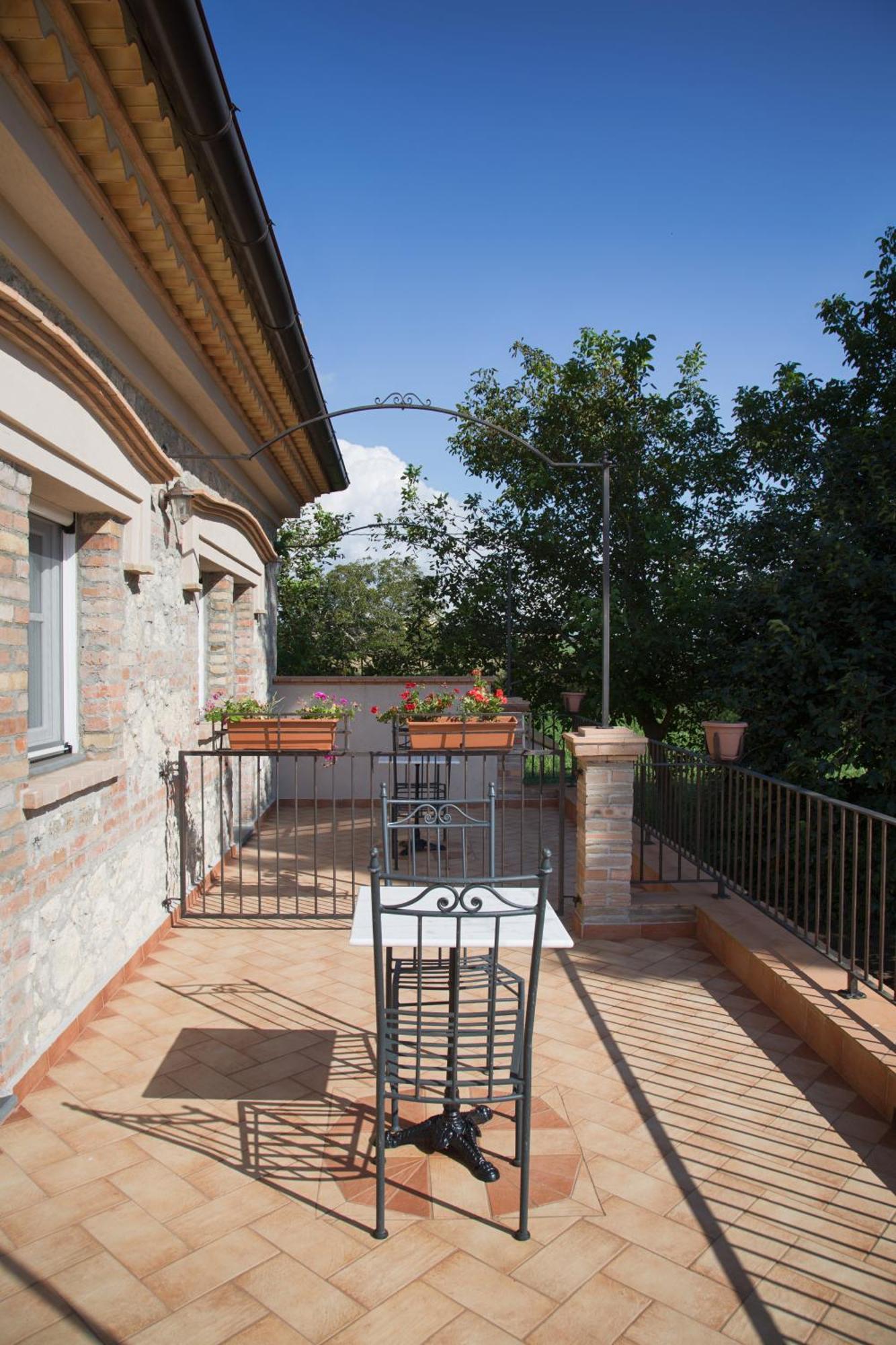 Don Carlo Agriturismo Di Charme Bio Villa Le Pioppe Eksteriør billede